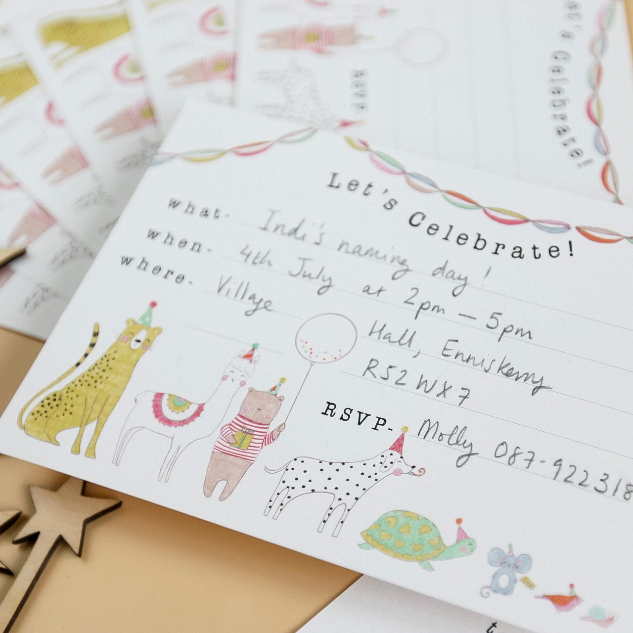 Party pals - invitations